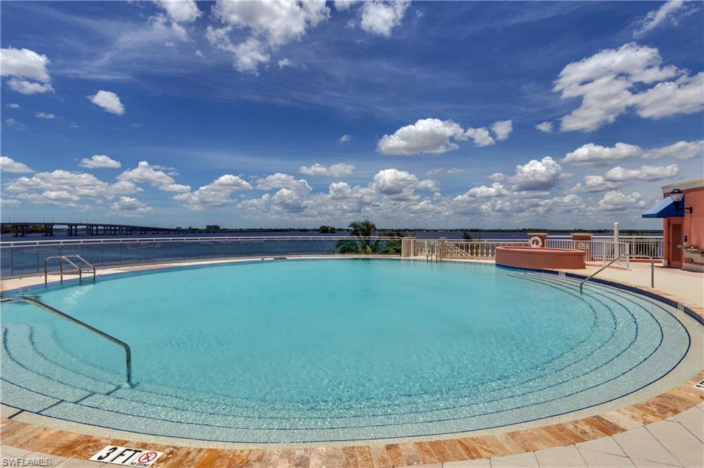 ST. TROPEZ - Residential