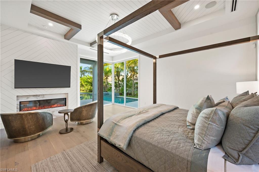 MOORINGS - Residential