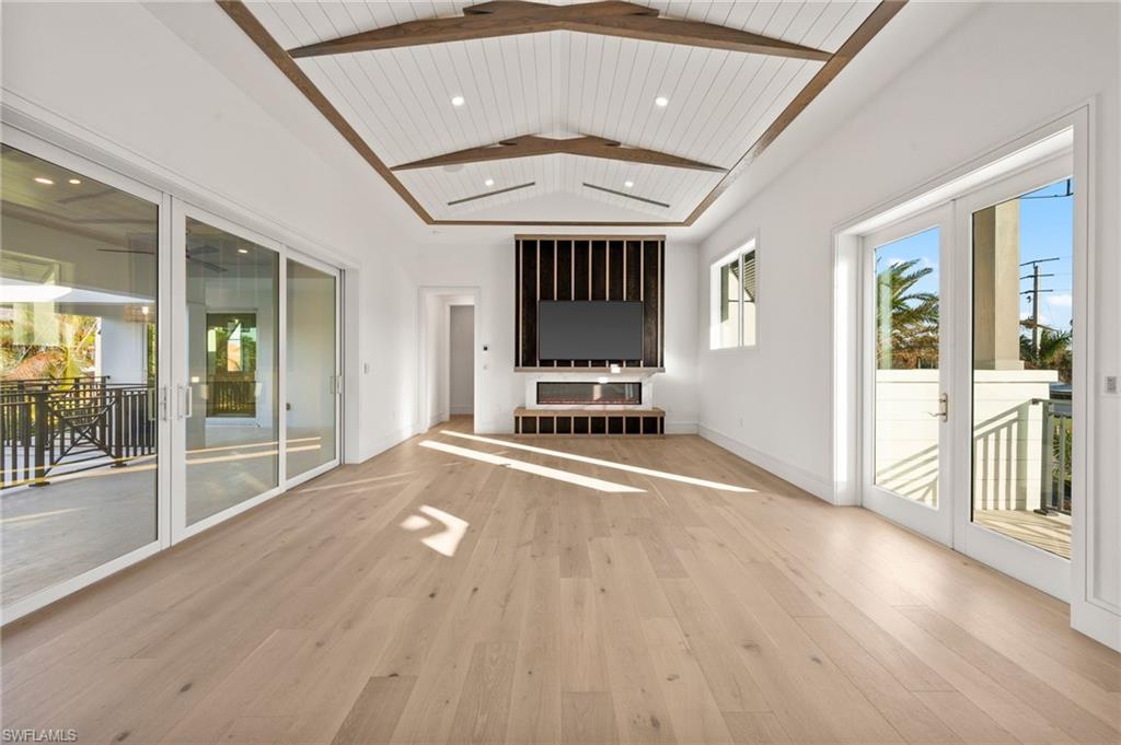 MOORINGS - Residential