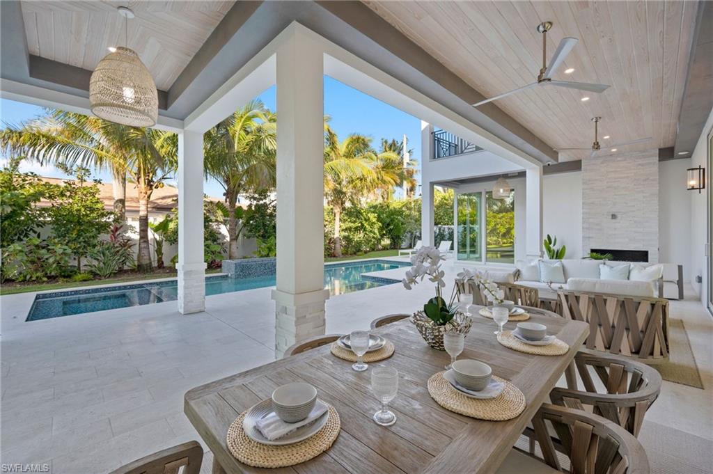 MOORINGS - Residential