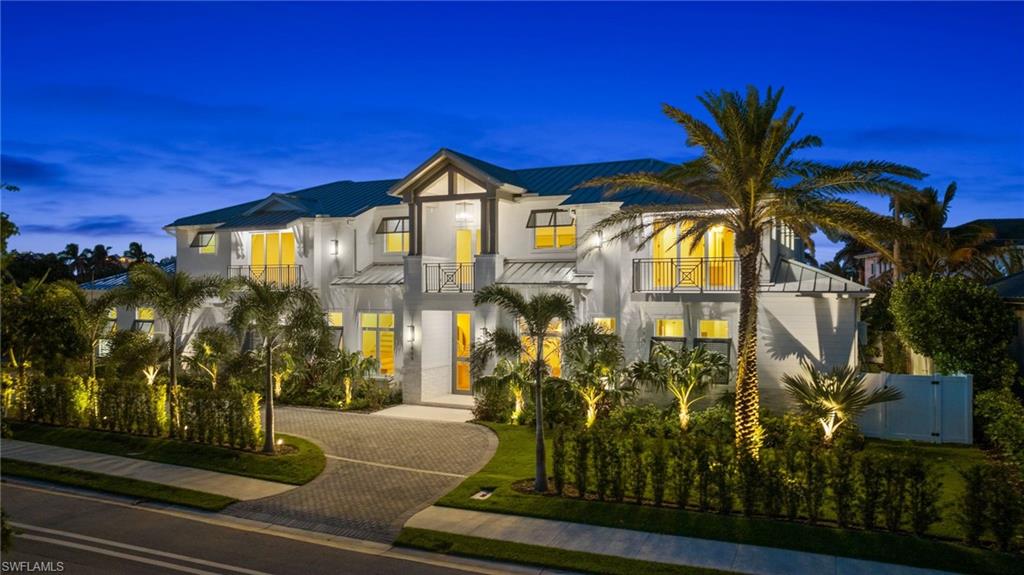 MOORINGS - Residential