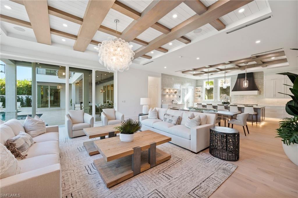 MOORINGS - Residential