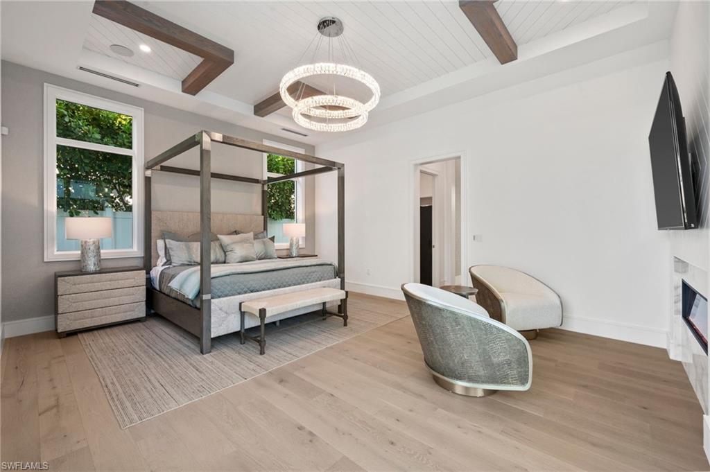 MOORINGS - Residential