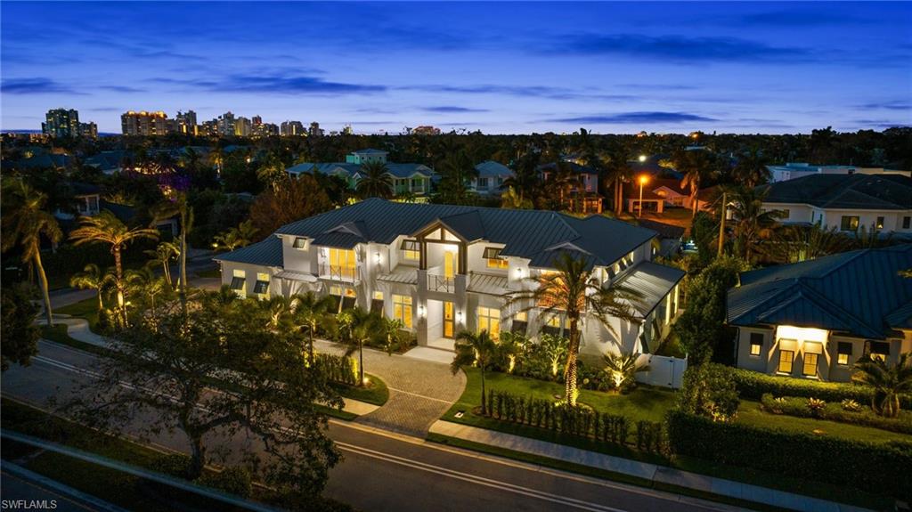 MOORINGS - Residential