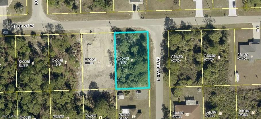 LEHIGH ACRES - Land