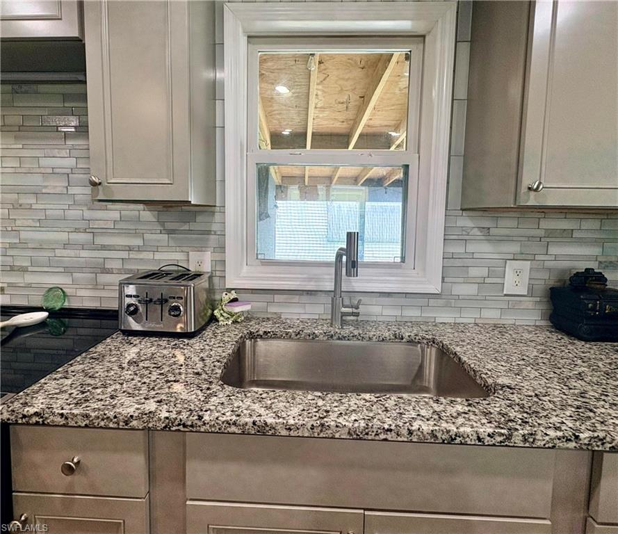 LAUREL ESTATES - Residential