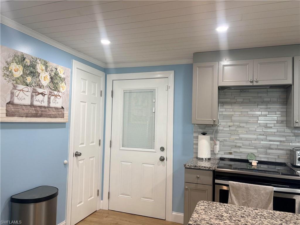 LAUREL ESTATES - Residential