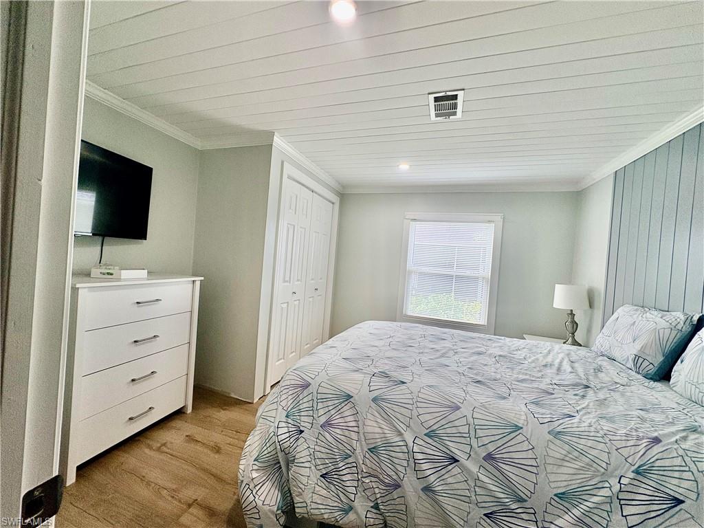 LAUREL ESTATES - Residential