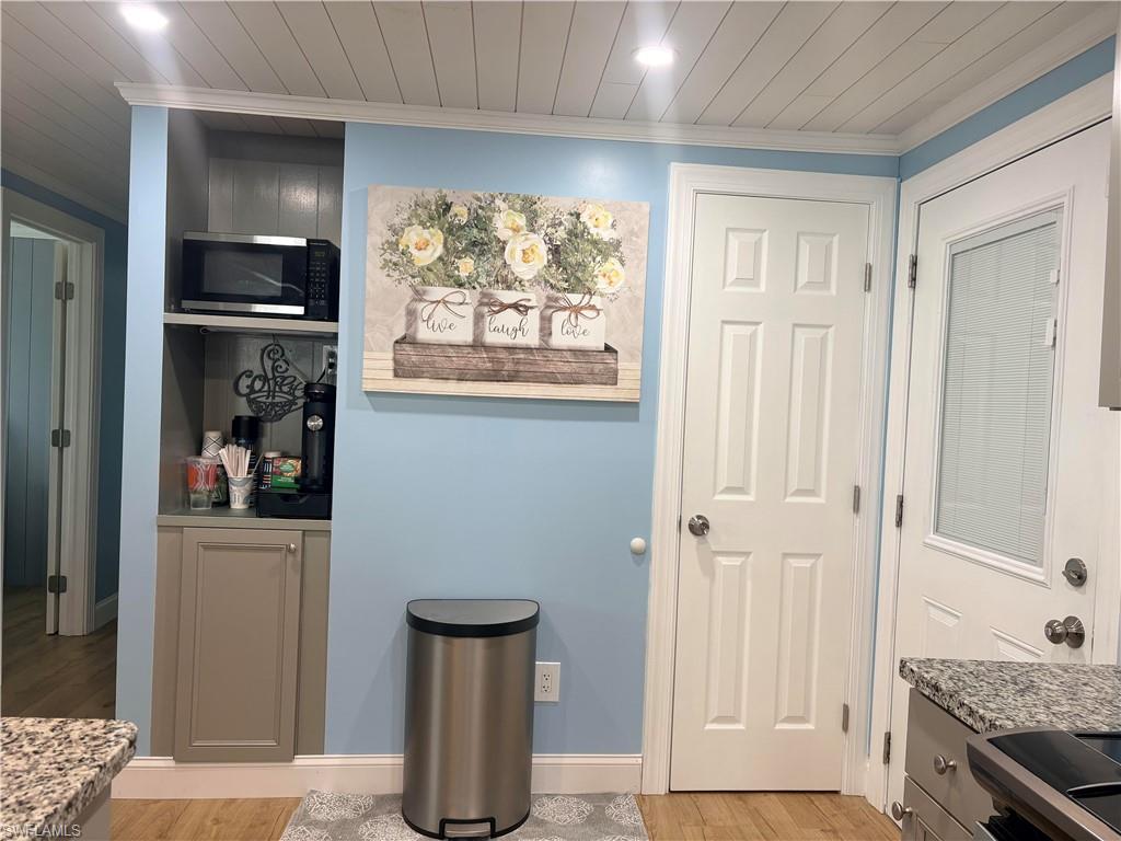 LAUREL ESTATES - Residential