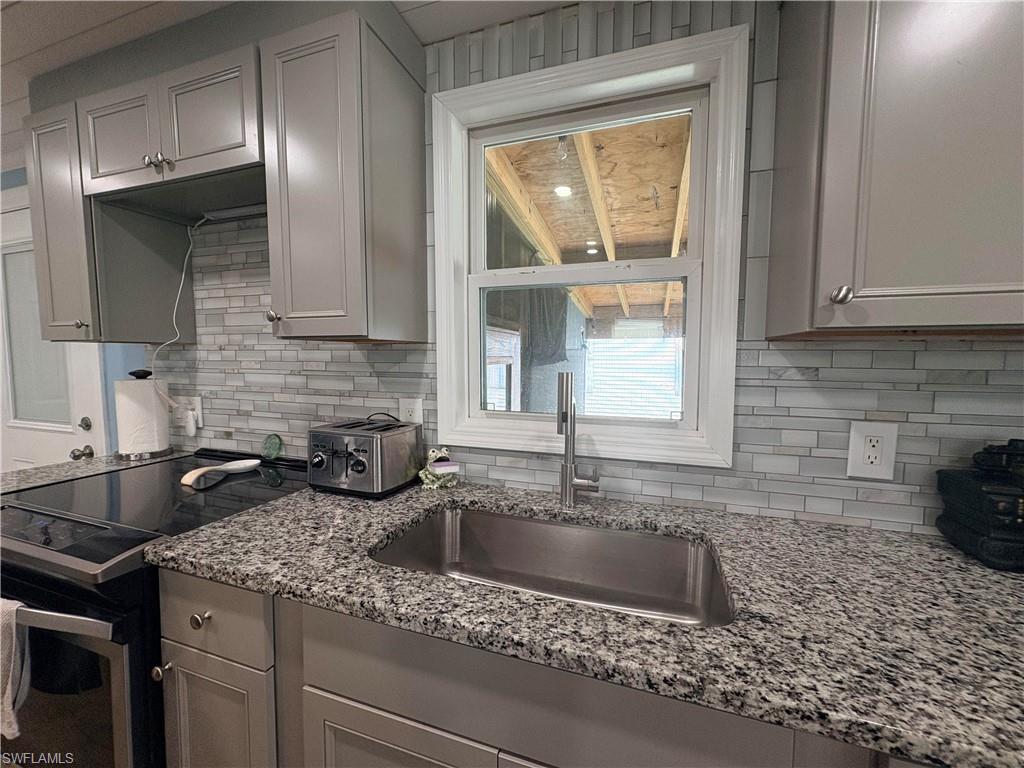 LAUREL ESTATES - Residential