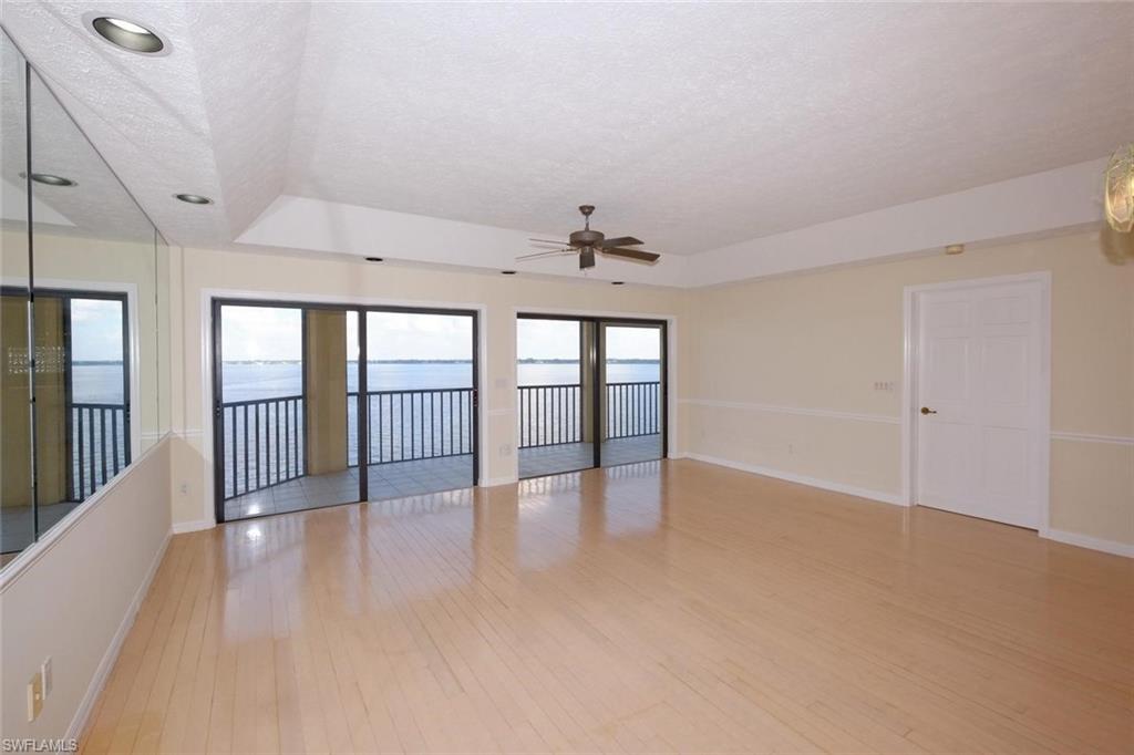 RIVERS CONDO - Residential