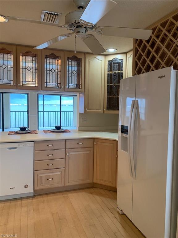 RIVERS CONDO - Residential