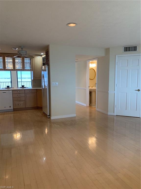 RIVERS CONDO - Residential