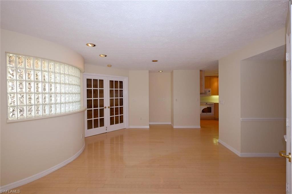 RIVERS CONDO - Residential