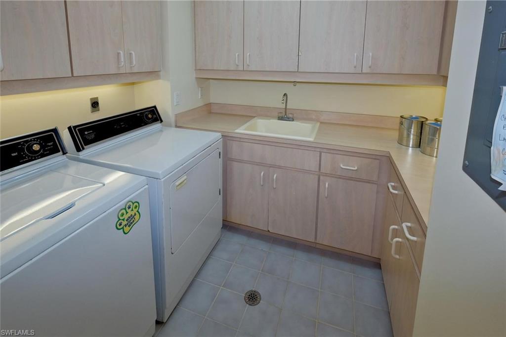 RIVERS CONDO - Residential