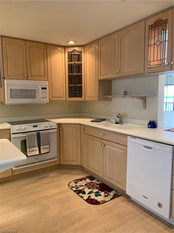 RIVERS CONDO - Residential