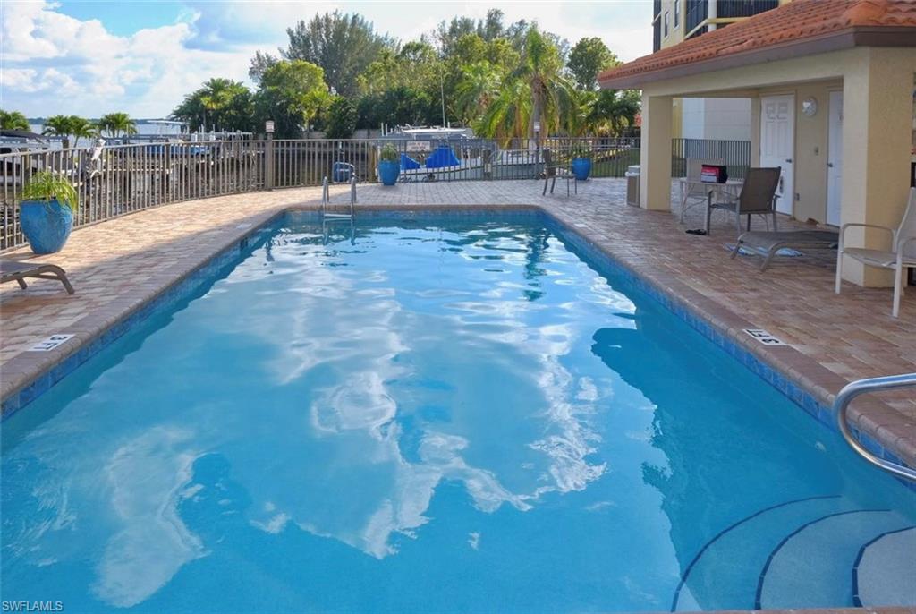 RIVERS CONDO - Residential