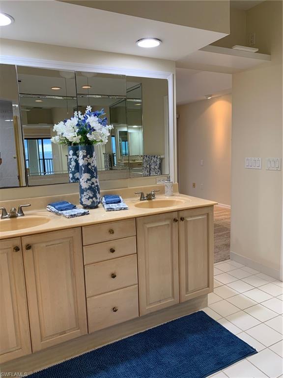 RIVERS CONDO - Residential