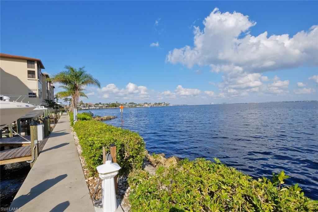 RIVERS CONDO - Residential
