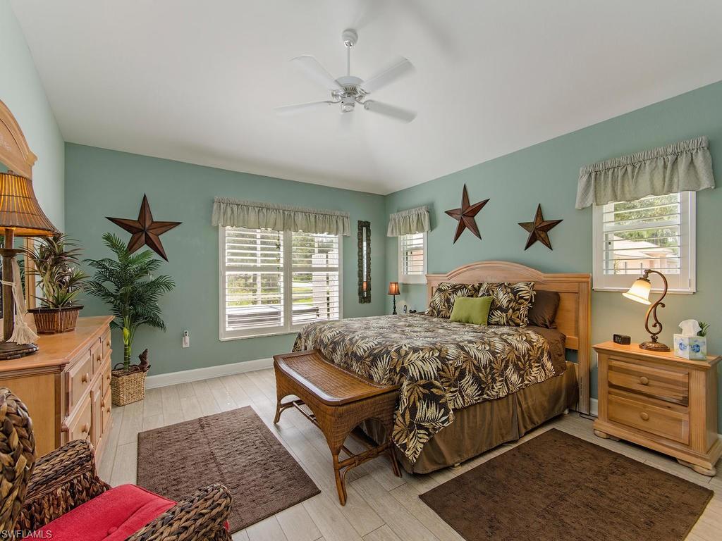 CARLTON LAKES - Residential