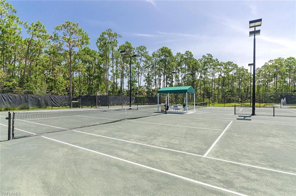 CARLTON LAKES - Residential