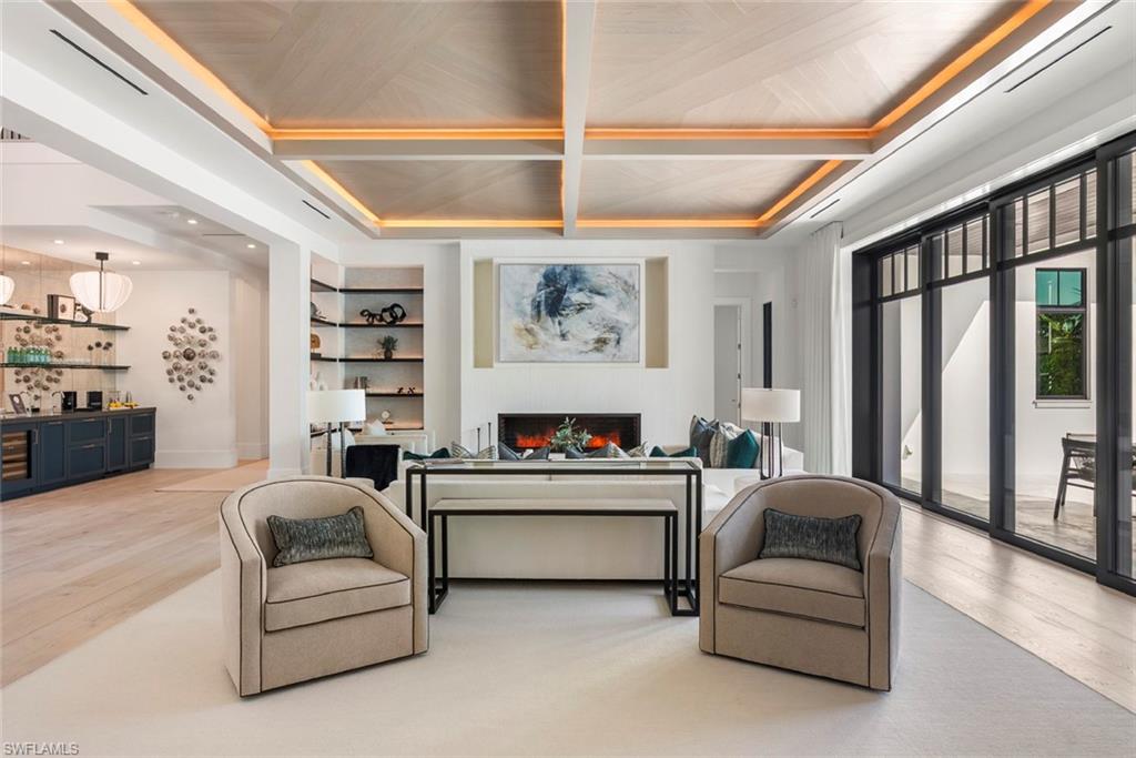AQUALANE SHORES - Residential