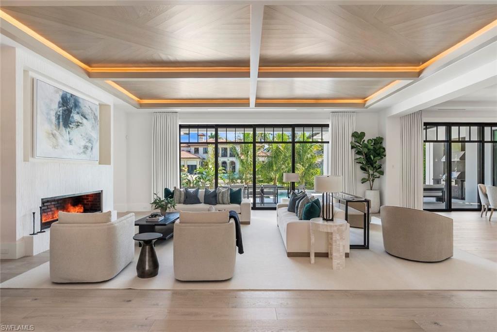 AQUALANE SHORES - Residential
