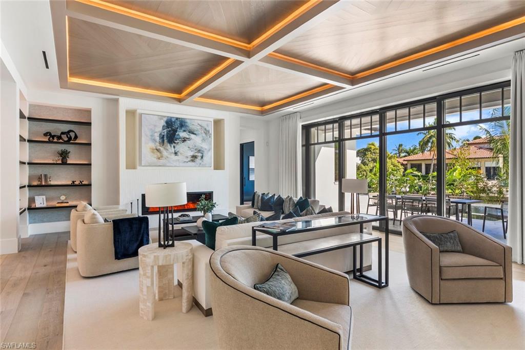 AQUALANE SHORES - Residential