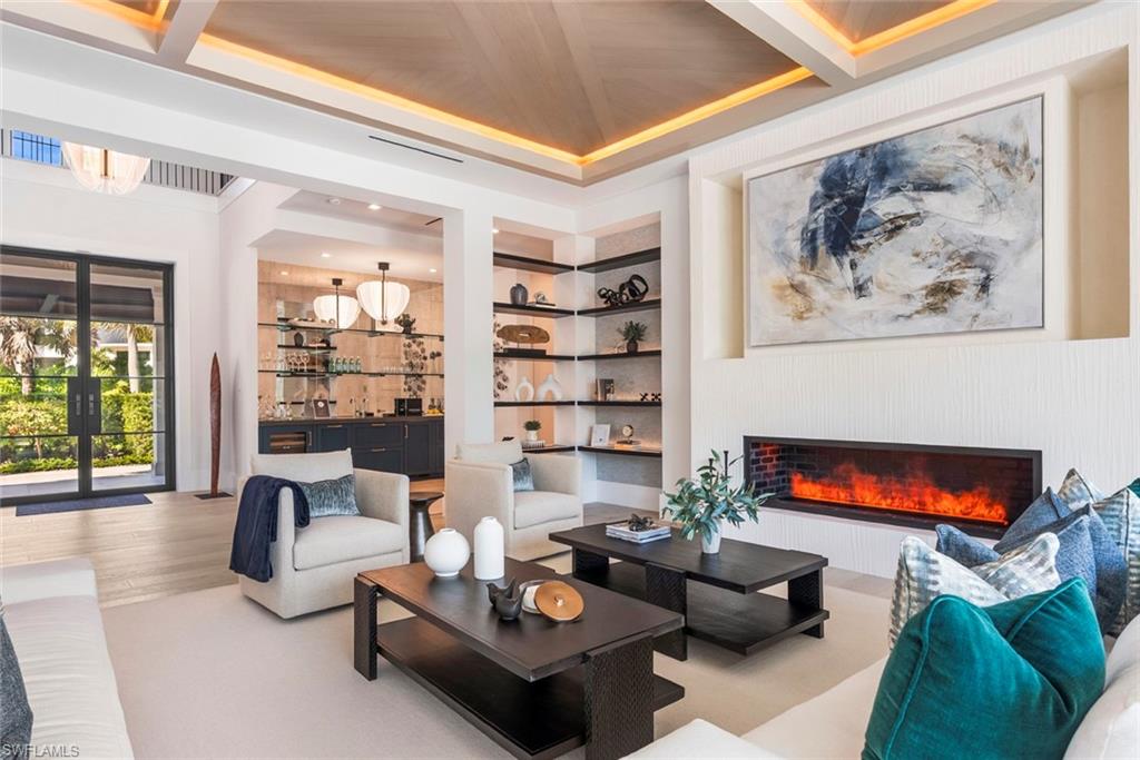 AQUALANE SHORES - Residential