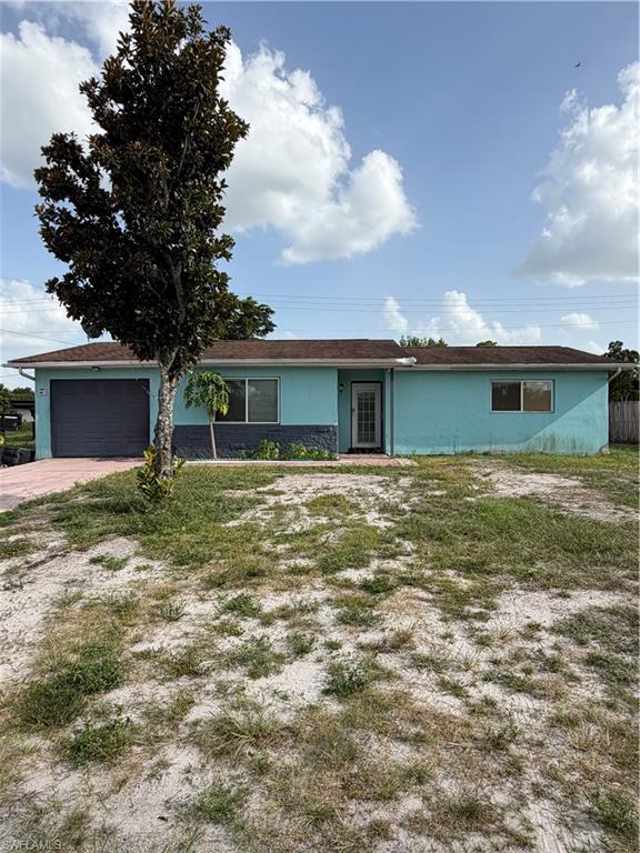 This is a beautiful property located on the must deseable location on Lehigh Acres, coming whit two bedrooms and one bathroom.