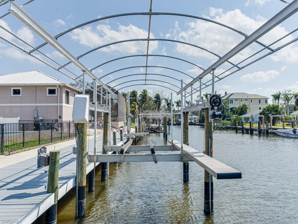 IMPERIAL SHORES - Residential