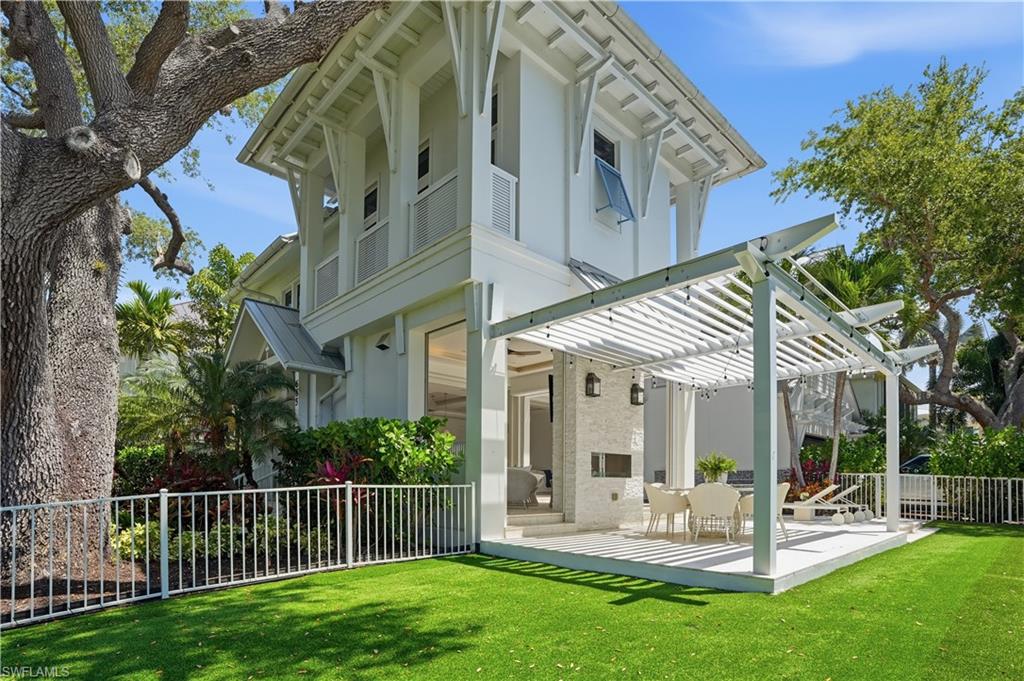 OLDE NAPLES - Residential