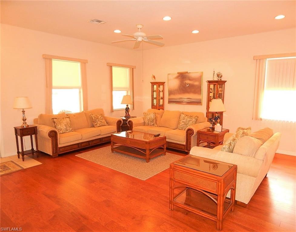 CORAL LAKES - Residential