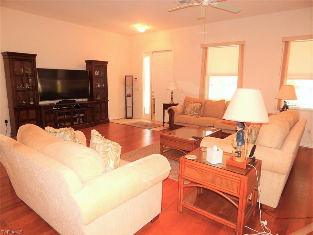 CORAL LAKES - Residential