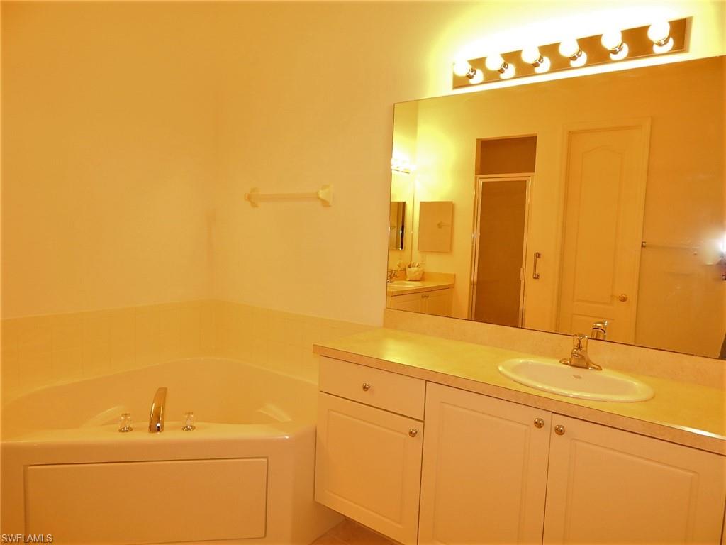 CORAL LAKES - Residential