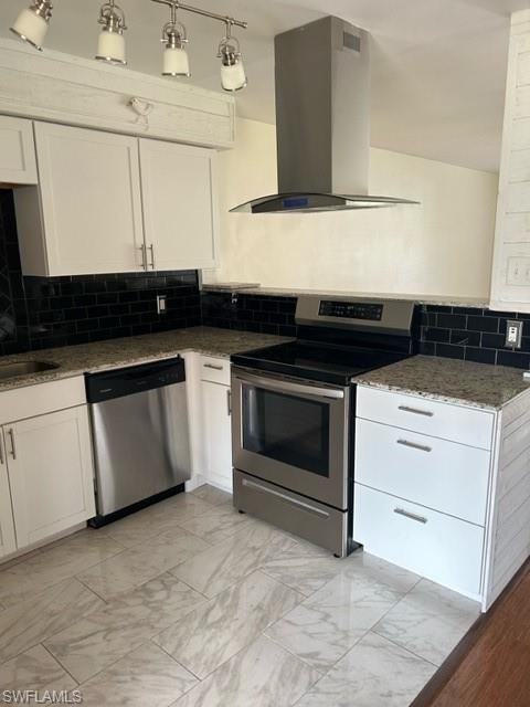 COCOHATCHEE VILLAS - Residential Lease