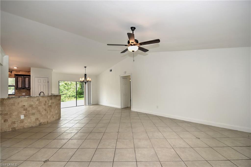TWIN LAKE ESTATES - Residential