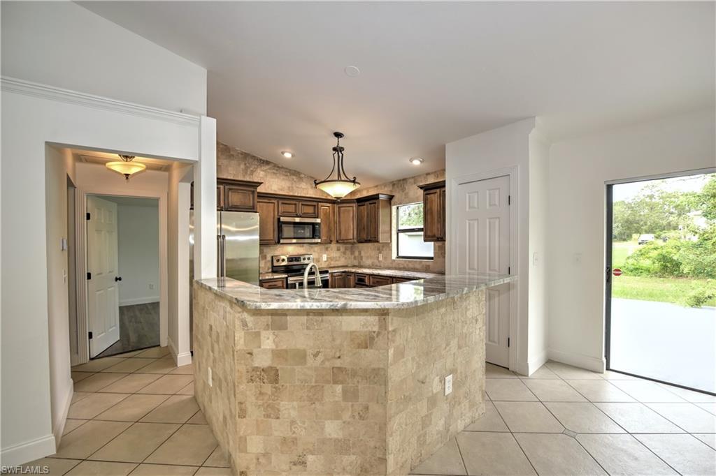 TWIN LAKE ESTATES - Residential
