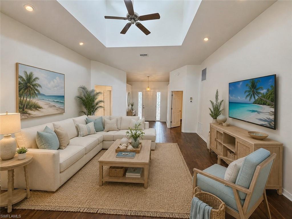 IMPERIAL SHORES - Residential