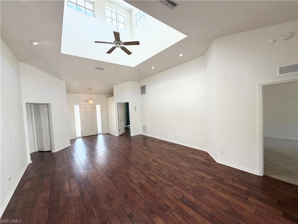 IMPERIAL SHORES - Residential