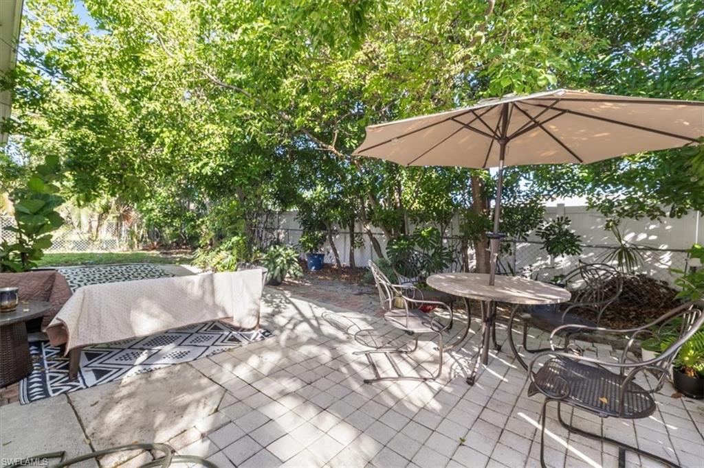 NAPLES PARK - Residential Income