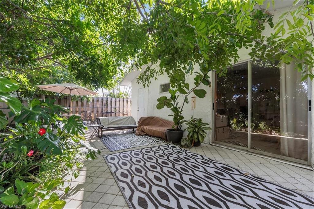 NAPLES PARK - Residential Income