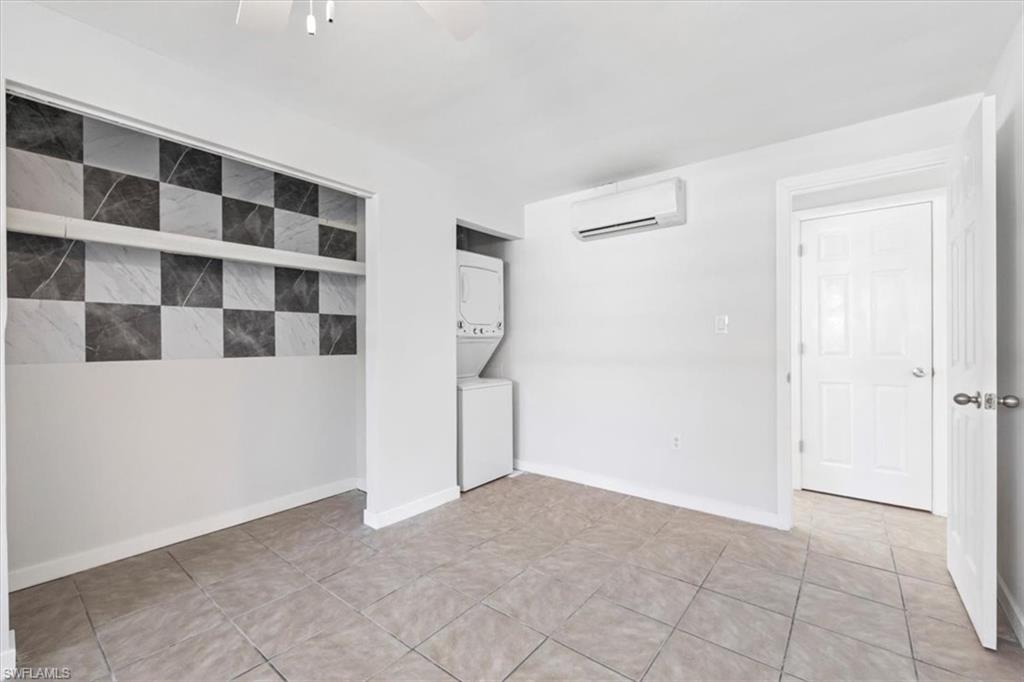 NAPLES PARK - Residential Income