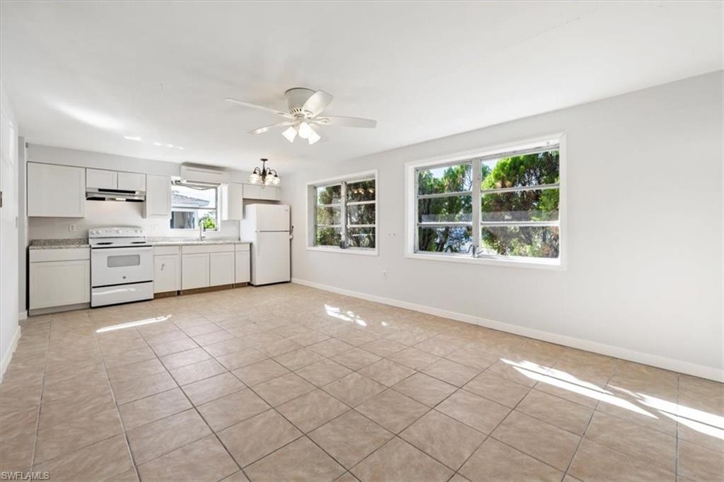 NAPLES PARK - Residential Income