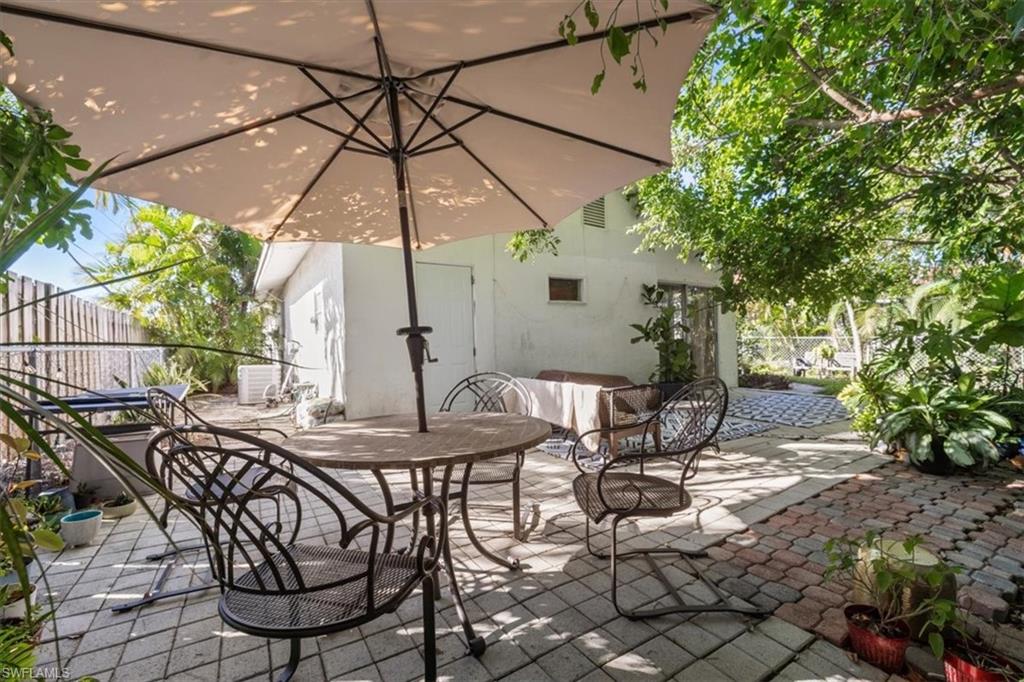 NAPLES PARK - Residential Income