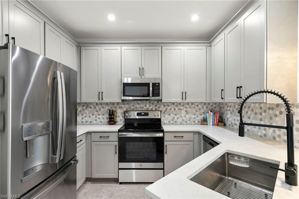 VANDERBILT RESERVE - Residential
