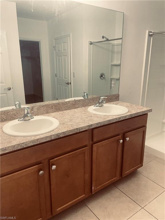 TOWN LAKES - Residential