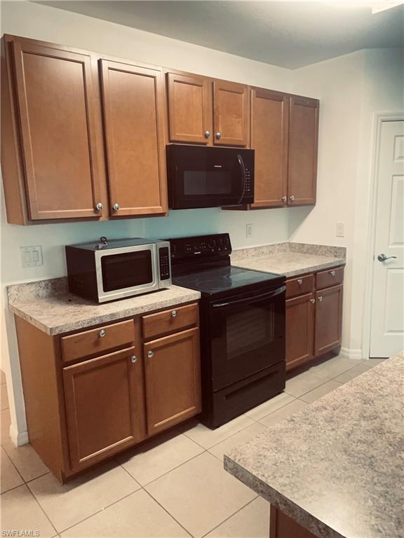 TOWN LAKES - Residential