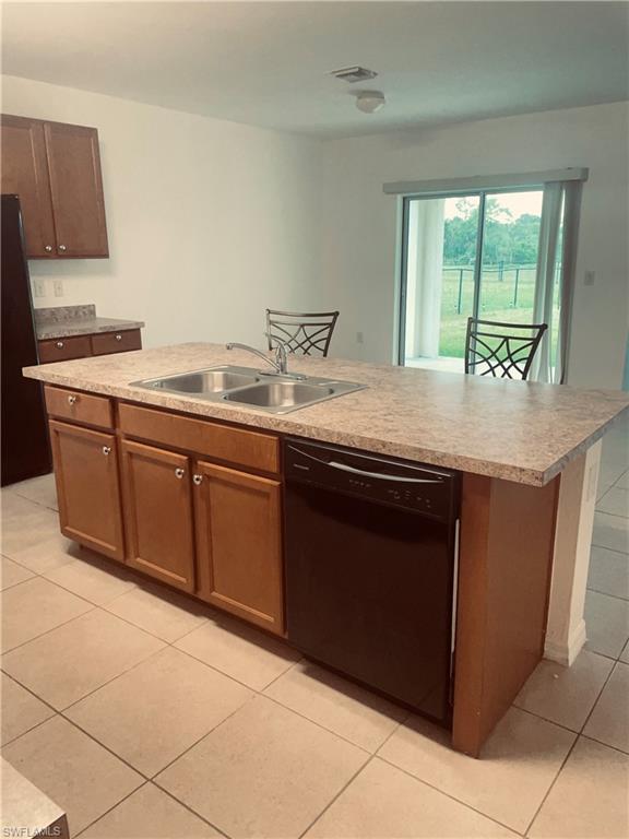 TOWN LAKES - Residential