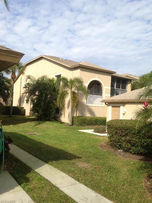 Bundled Golf with easy access to play-only 561 members-This end unit upper 1661 ft. condo is as nice as you will find anywhere-Turnkey less Lazy Boy Recliners and Rugs - Owners must move to 1st floor or would not be for sale--Every thing in Olde Hickory has been updated or re-built with new fitness center -new tennis and pickle ball courts. Totally rebuilt golf course and much more--best value in championship golf in Florida--The members think so.............